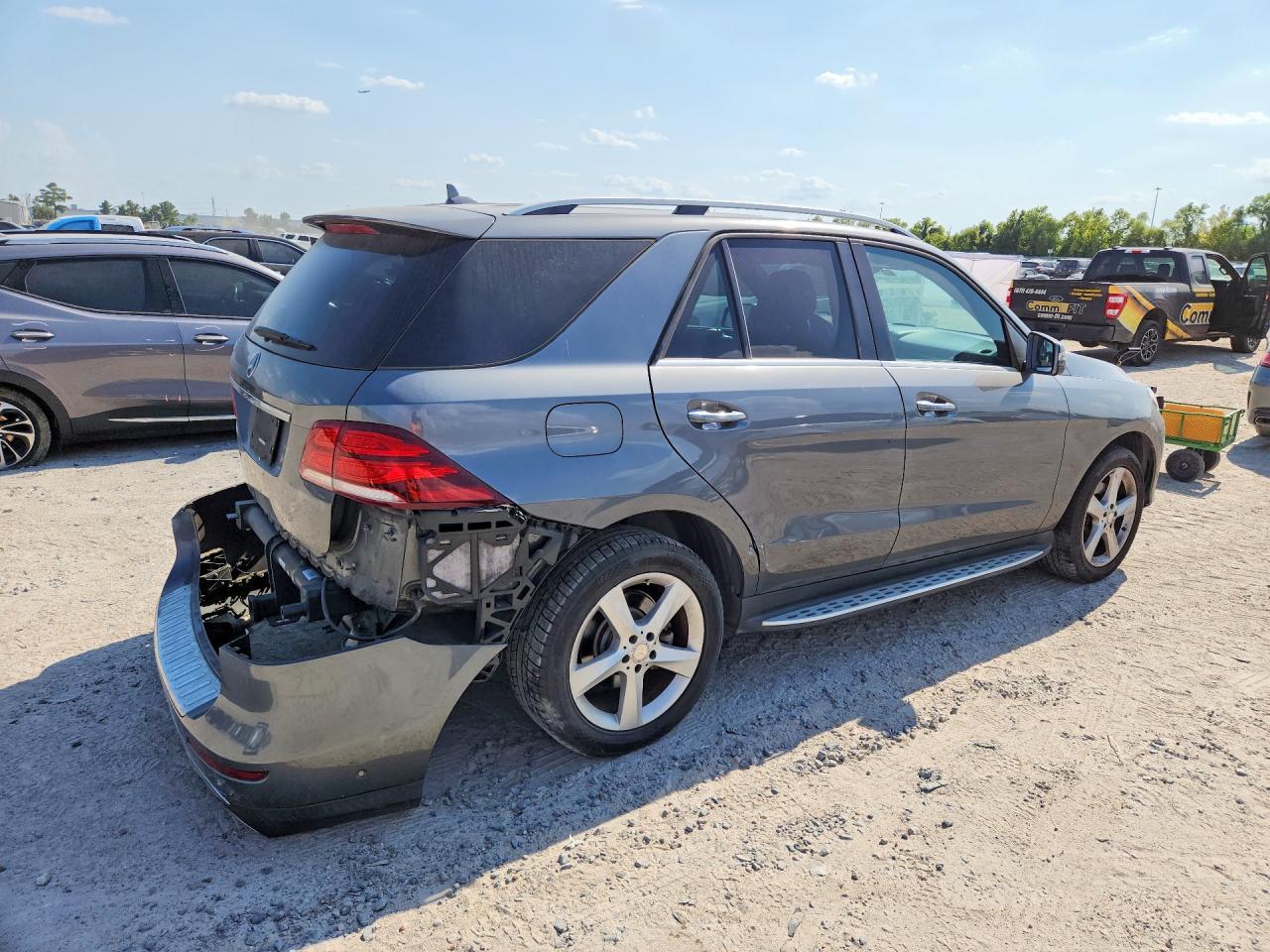 4JGDA5JB3HA857717 · 2017 MERCEDES-BENZ GLE · 3/13