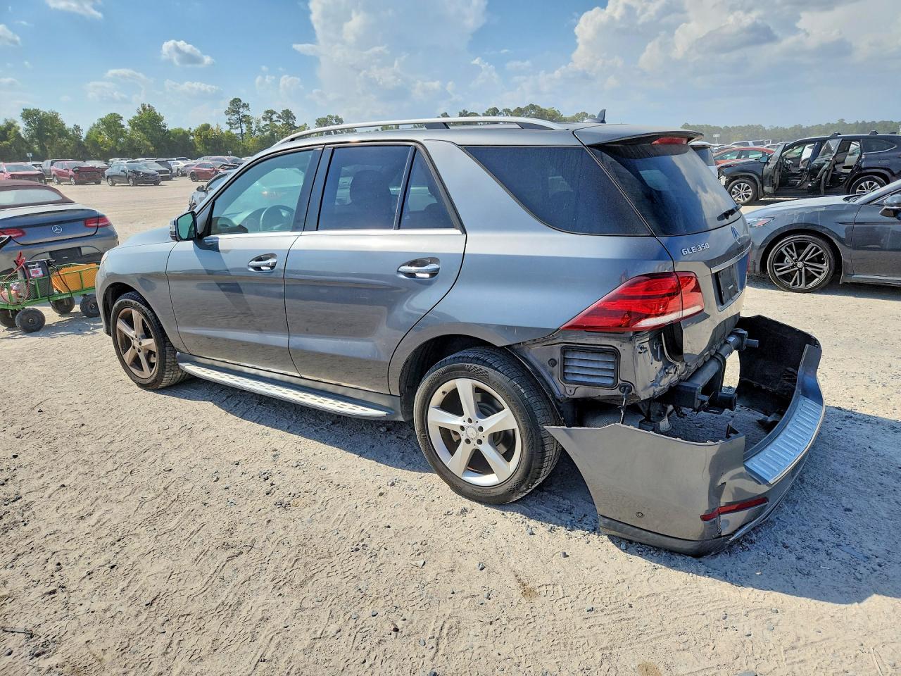 4JGDA5JB3HA857717 · 2017 MERCEDES-BENZ GLE · 2/13