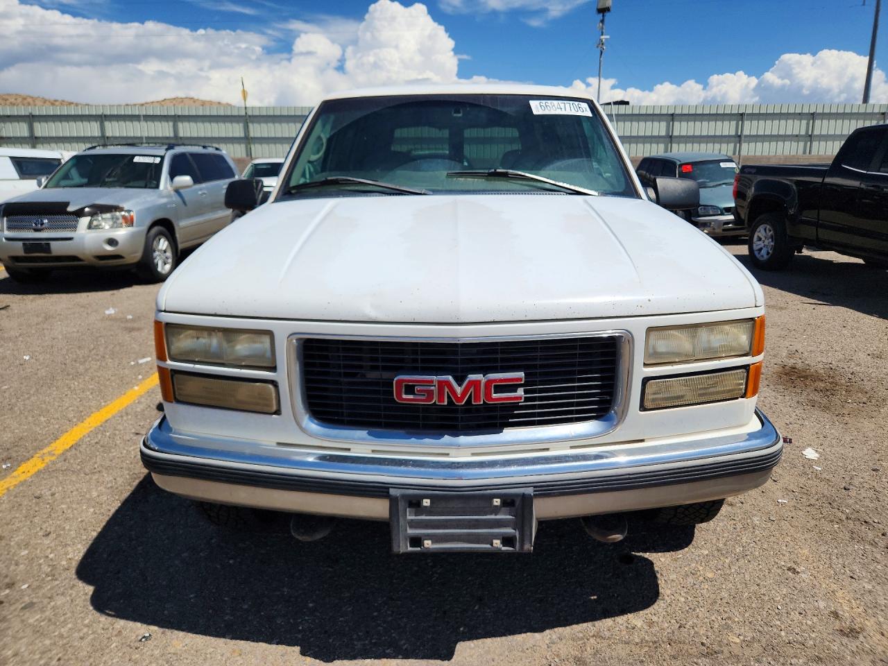 1GKEK13RXWJ701359 · 1998 GMC YUKON · 5/13