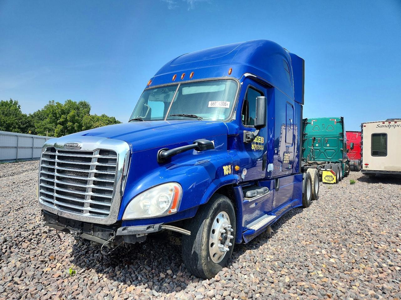 3AKJGLDRXKSKF4772 · 2019 FREIGHTLINER CASCADIA 125 · 2/10
