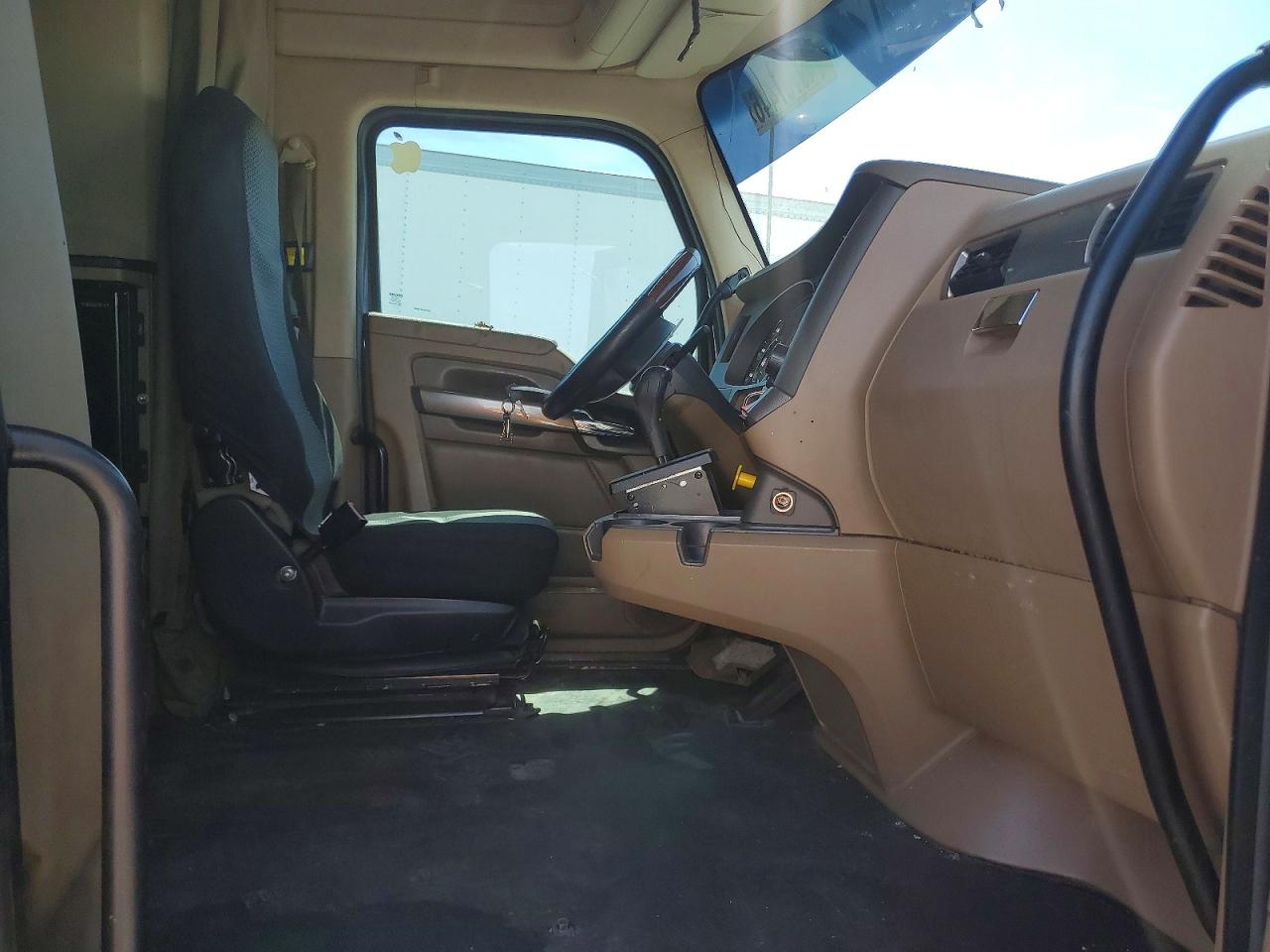 1XKYDP9X9FJ436689 · 2015 KENWORTH CONSTRUCTION · 5/10