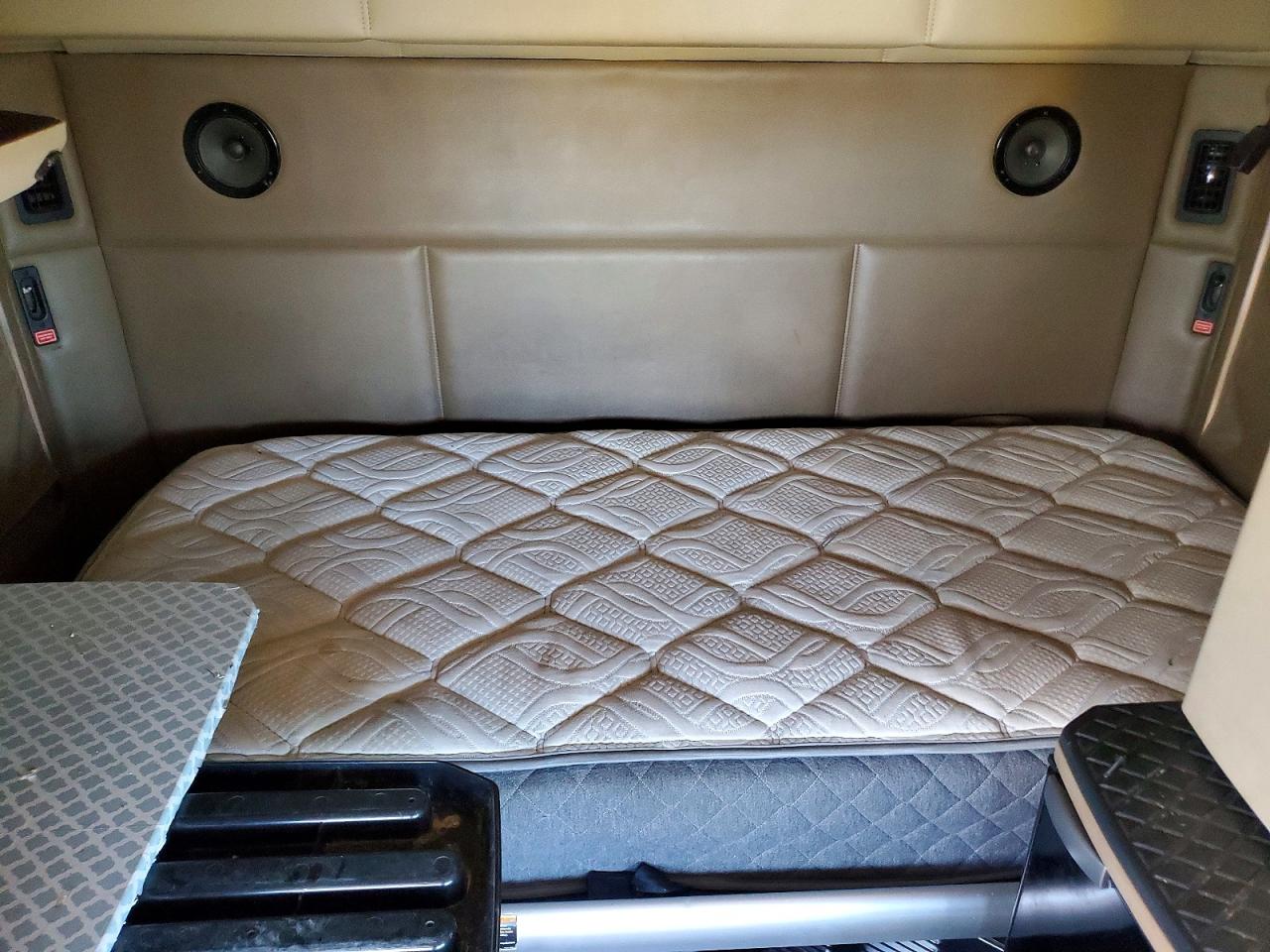 1XKYDP9X9FJ436689 · 2015 KENWORTH CONSTRUCTION · 6/10
