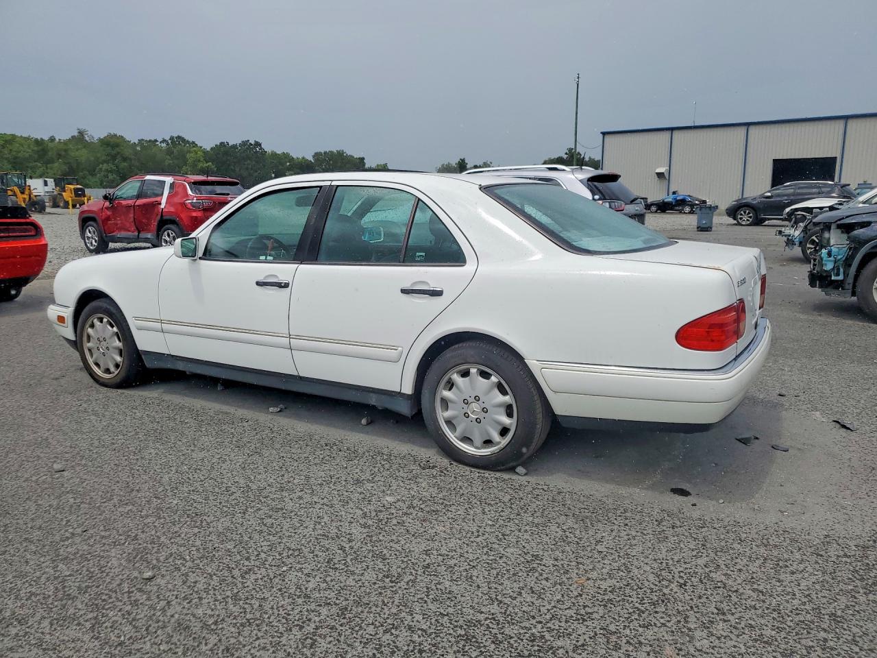 WDBJF65H8XA933734 · 1999 MERCEDES-BENZ E · 2/12