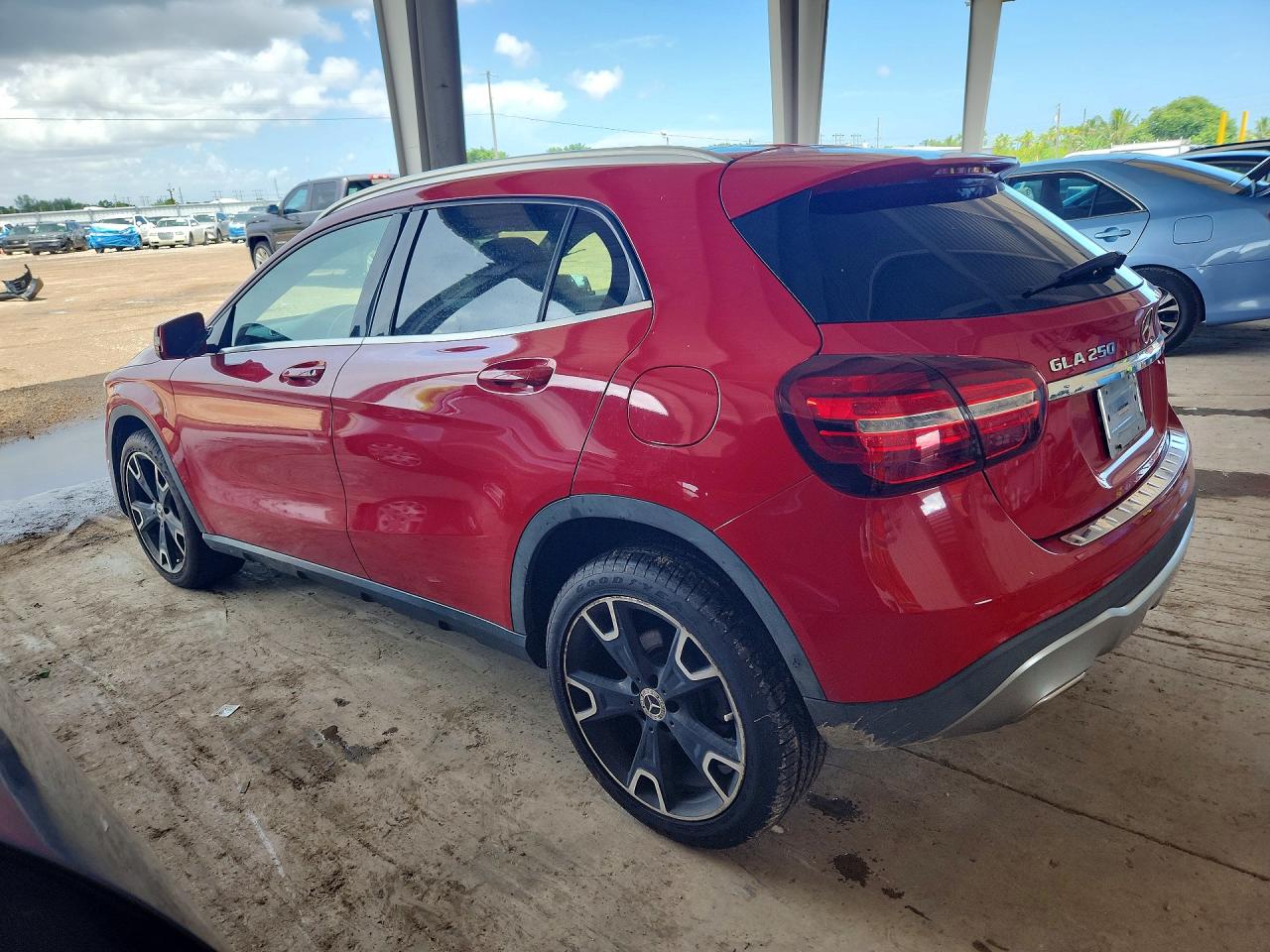 WDCTG4EB0KU001360 · 2019 MERCEDES-BENZ GLA · 2/13