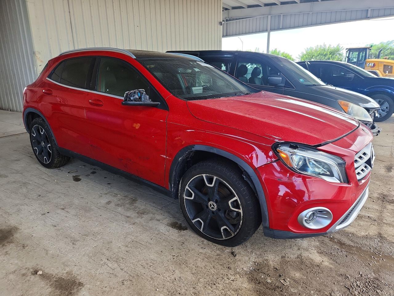 WDCTG4EB0KU001360 · 2019 MERCEDES-BENZ GLA · 4/13