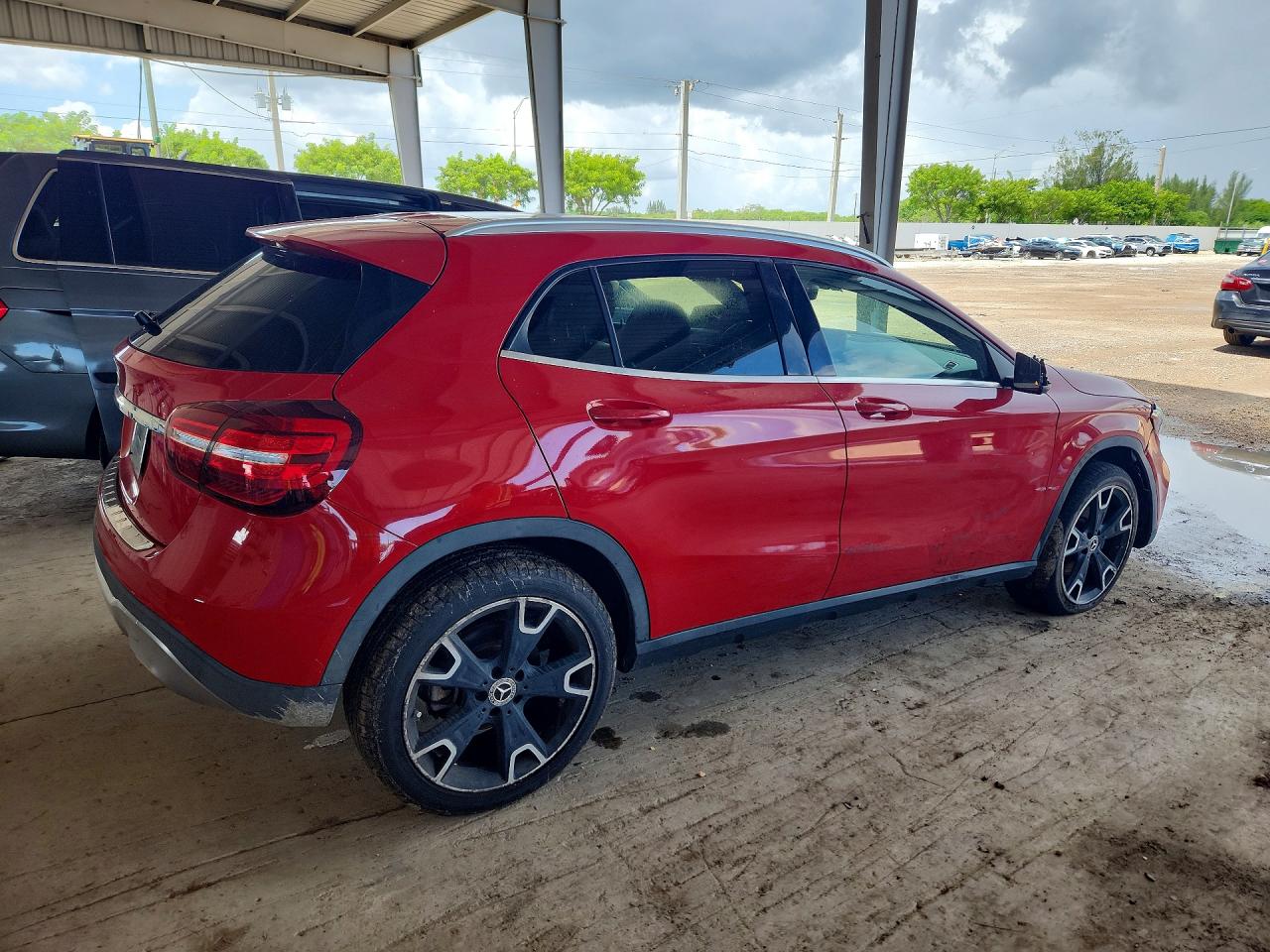WDCTG4EB0KU001360 · 2019 MERCEDES-BENZ GLA · 3/13