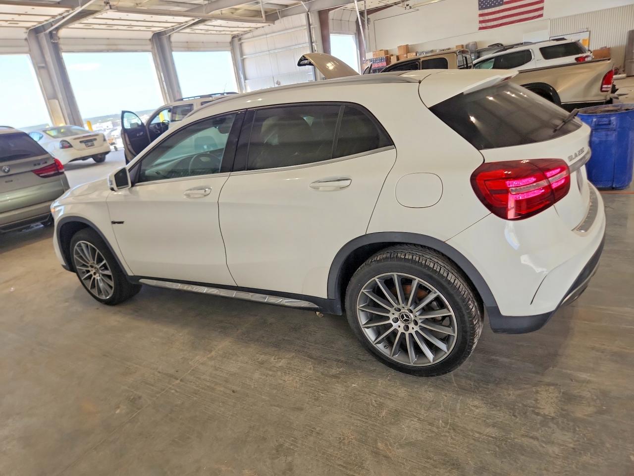 WDCTG4GB6KJ547949 · 2019 MERCEDES-BENZ GLA · 2/13