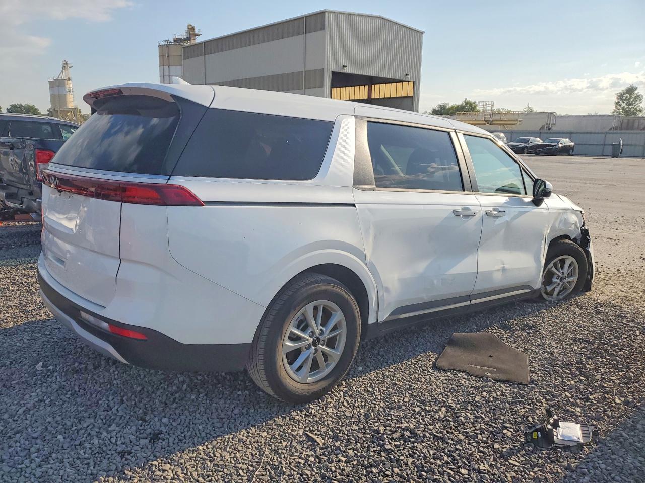 KNDNB4H36R6445018 · 2024 KIA CARNIVAL · 3/13