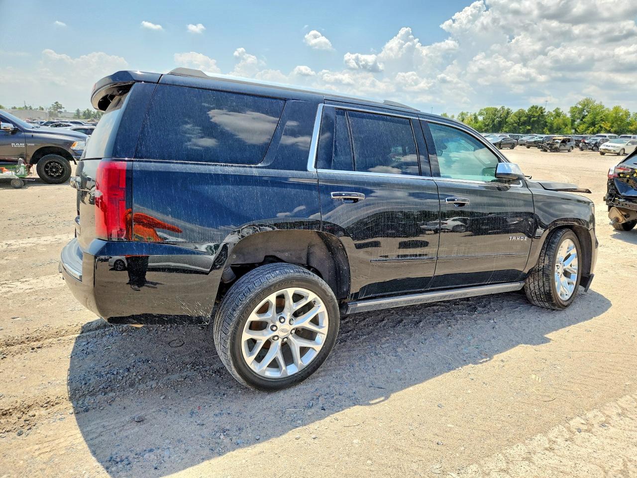 1GNSKCKC6KR257729 · 2019 CHEVROLET TAHOE · 3/13