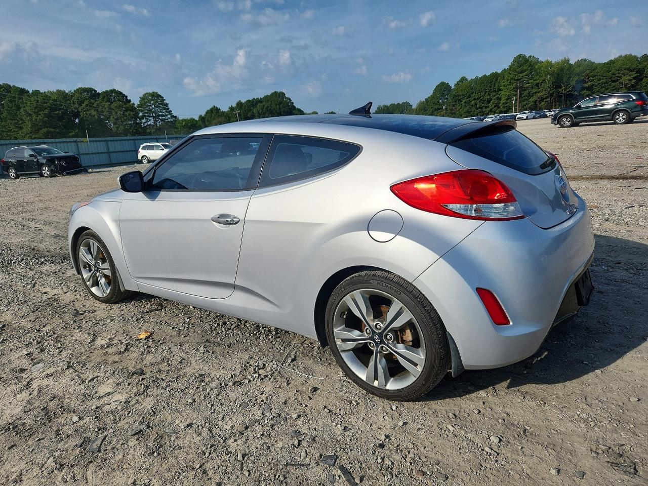 KMHTC6AD8HU316691 · 2017 HYUNDAI VELOSTER · 2/12