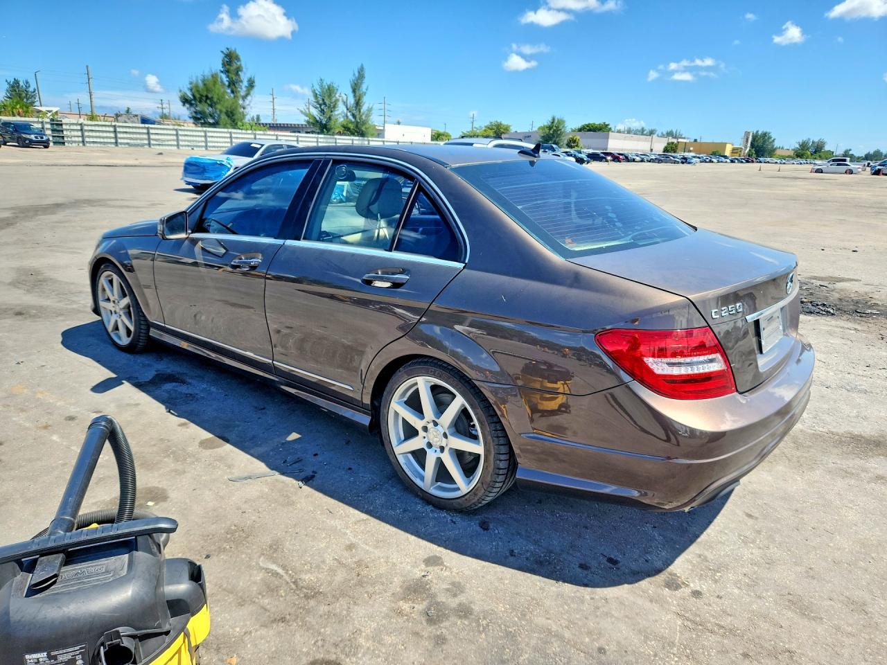 WDDGF4HB5DF971532 · 2013 MERCEDES-BENZ C · 2/12