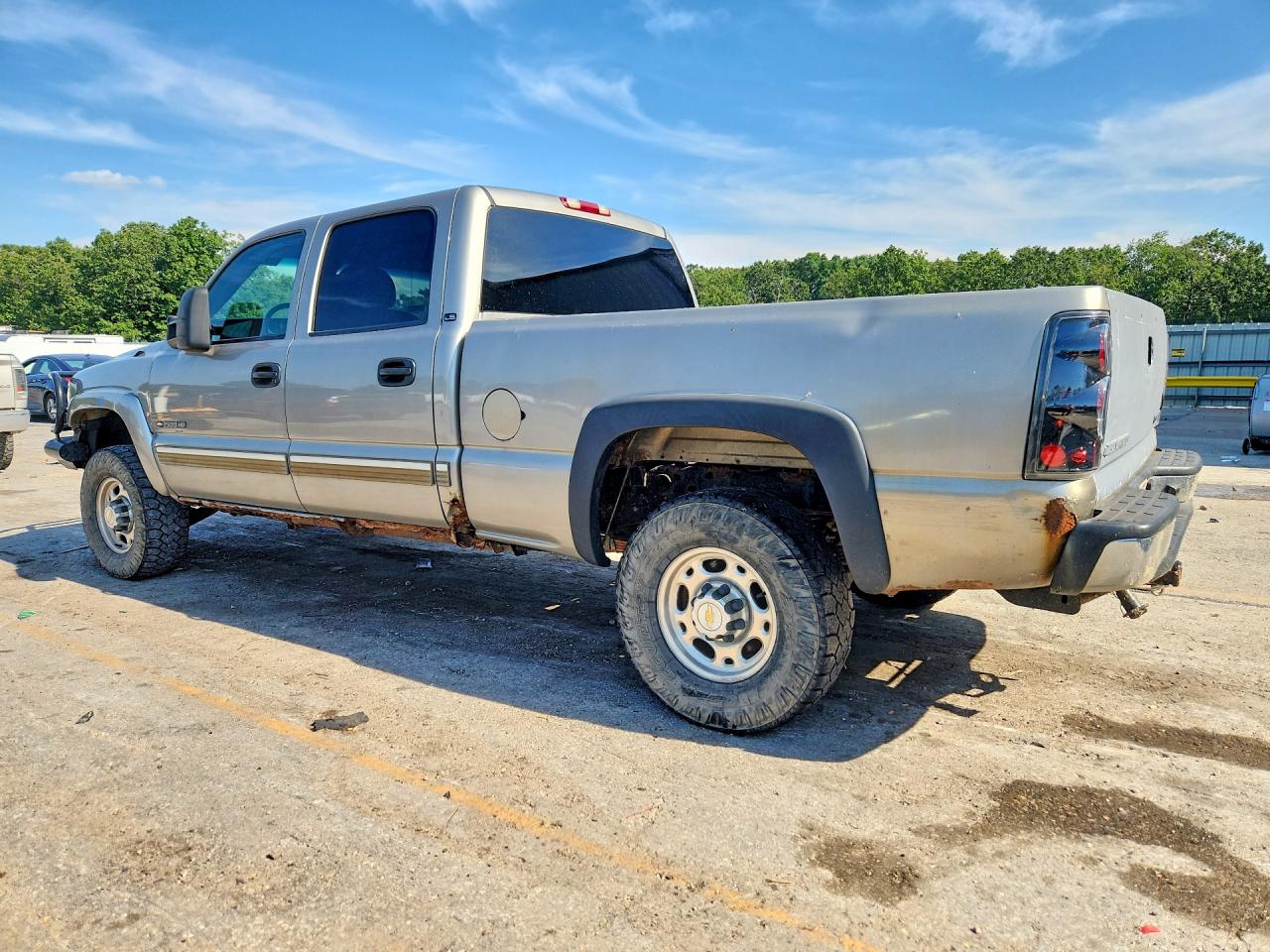 1GCGK13U52F170514 · 2002 CHEVROLET SILVERADO · 2/12