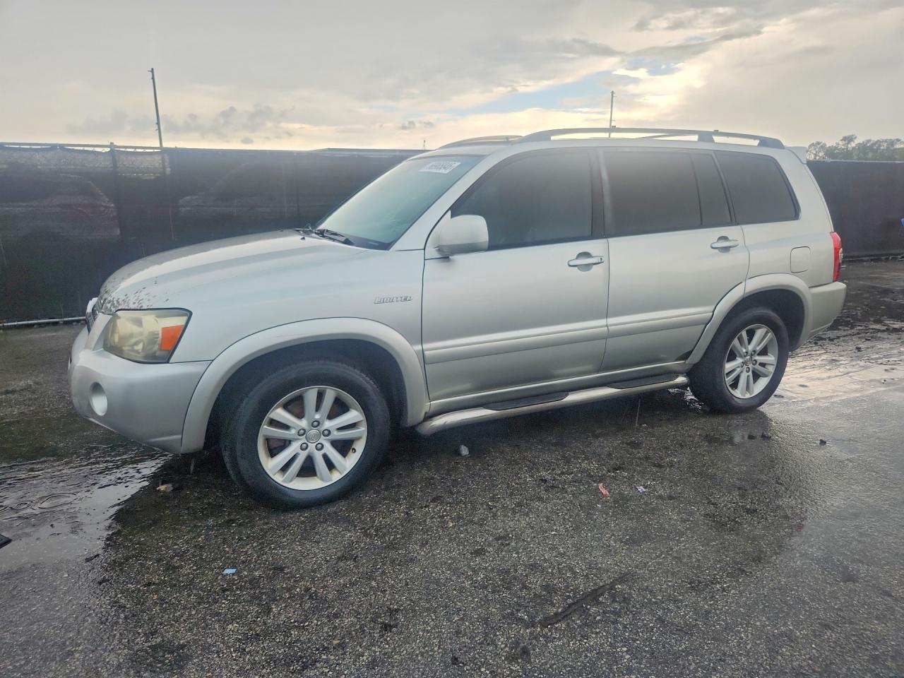 2006 TOYOTA HIGHLANDER