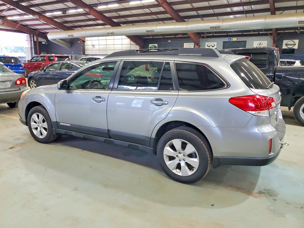 4S4BRBCC6B3325555 · 2011 SUBARU OUTBACK · 2/12