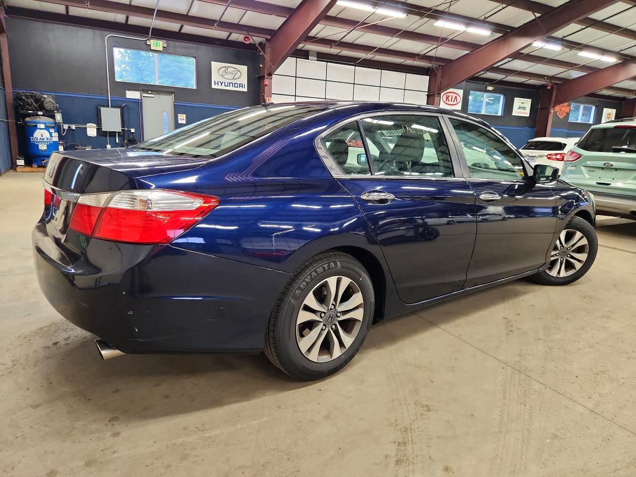1HGCR2F33DA143137 · 2013 HONDA ACCORD · 3/12