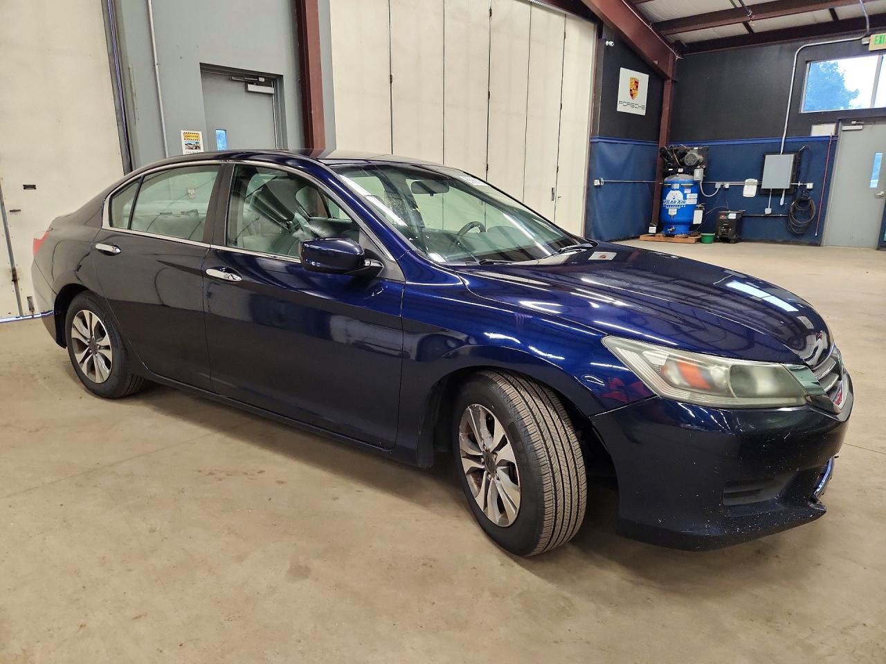 1HGCR2F33DA143137 · 2013 HONDA ACCORD · 4/12