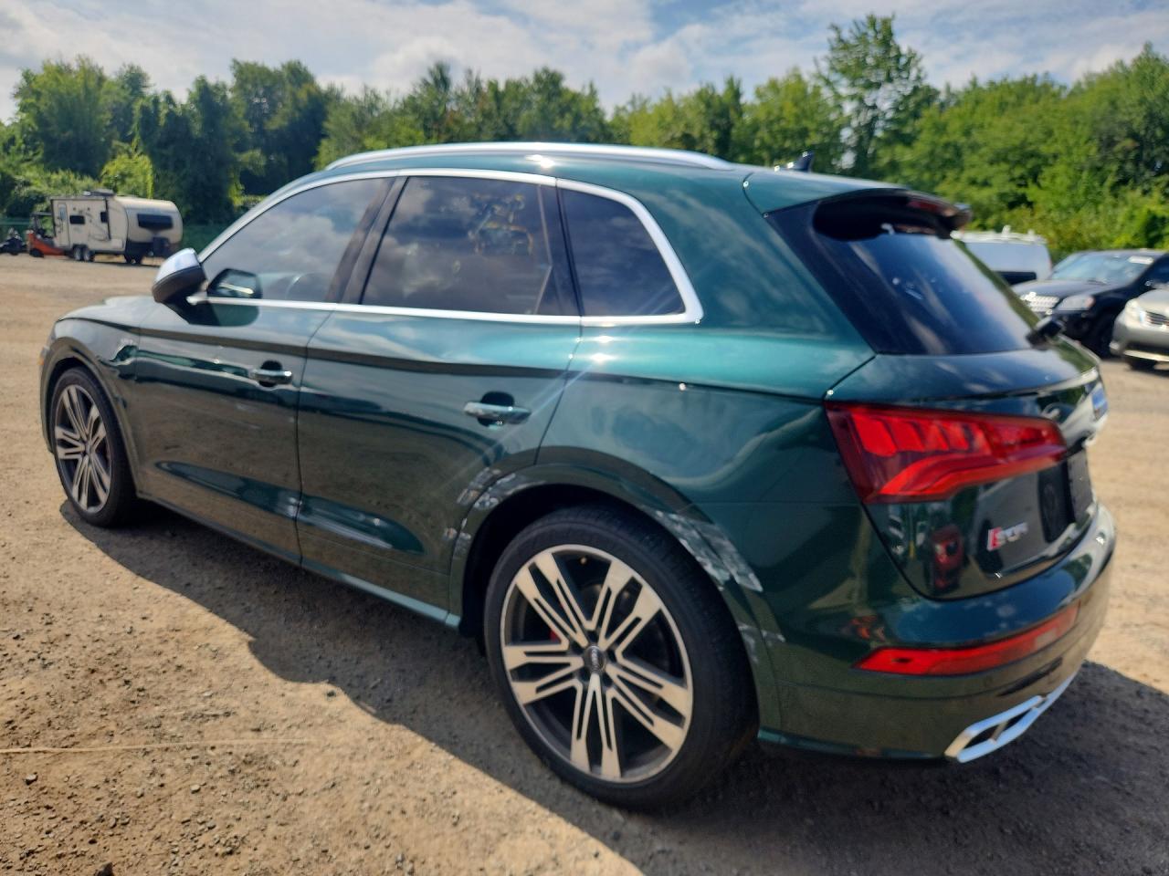 WA1C4AFY8J2101243 · 2018 AUDI SQ5 · 2/13