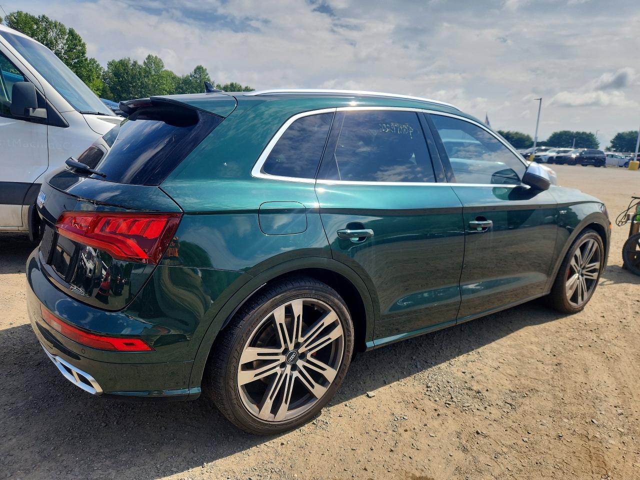 WA1C4AFY8J2101243 · 2018 AUDI SQ5 · 3/13