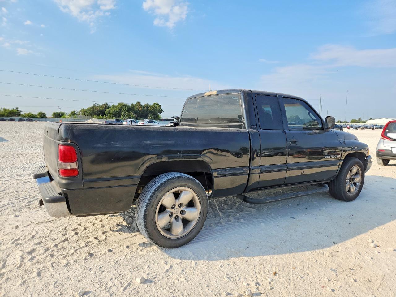 1B7HC13Y6XJ562040 · 1999 DODGE RAM 1500 · 3/12