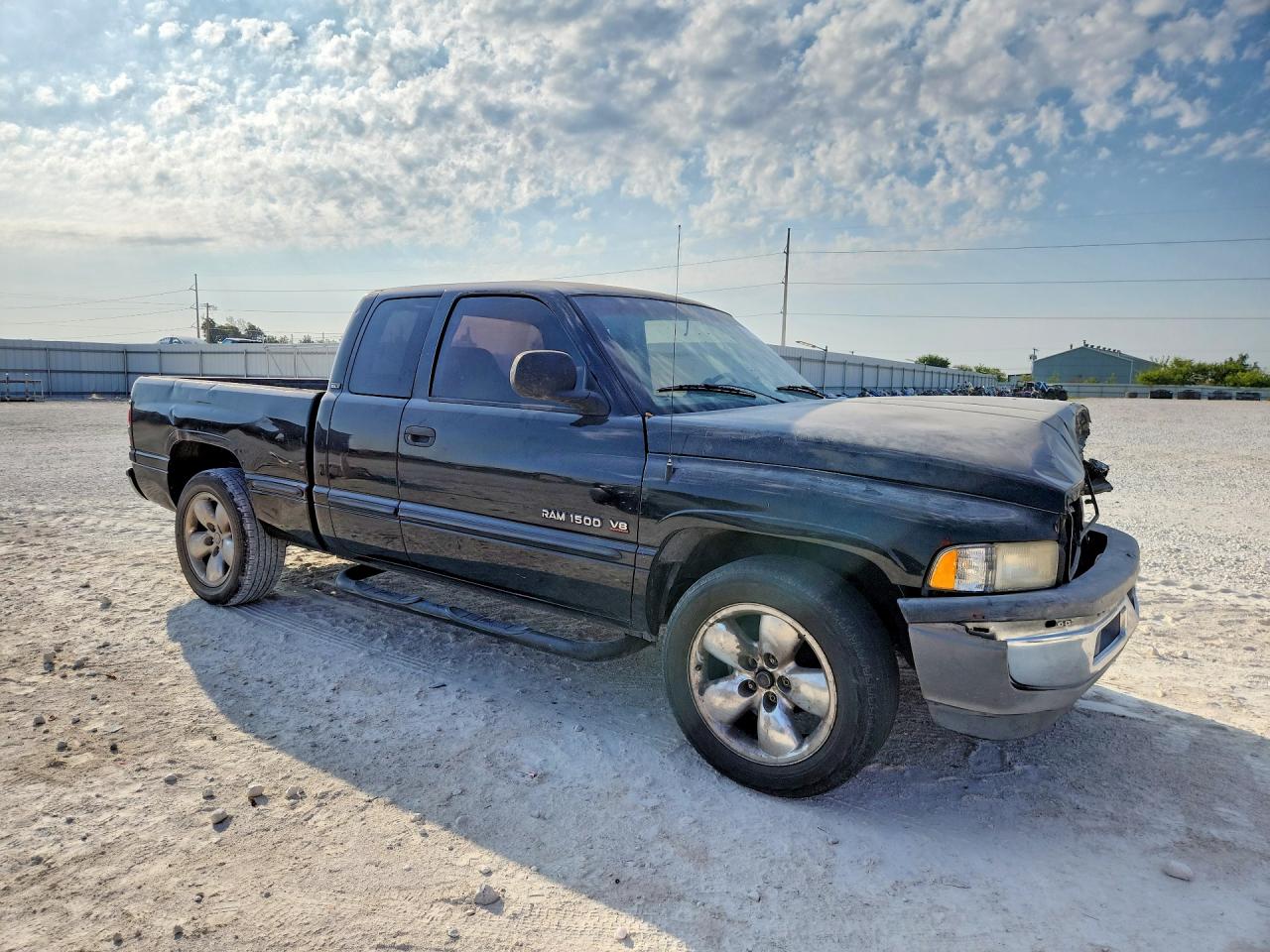 1B7HC13Y6XJ562040 · 1999 DODGE RAM 1500 · 4/12