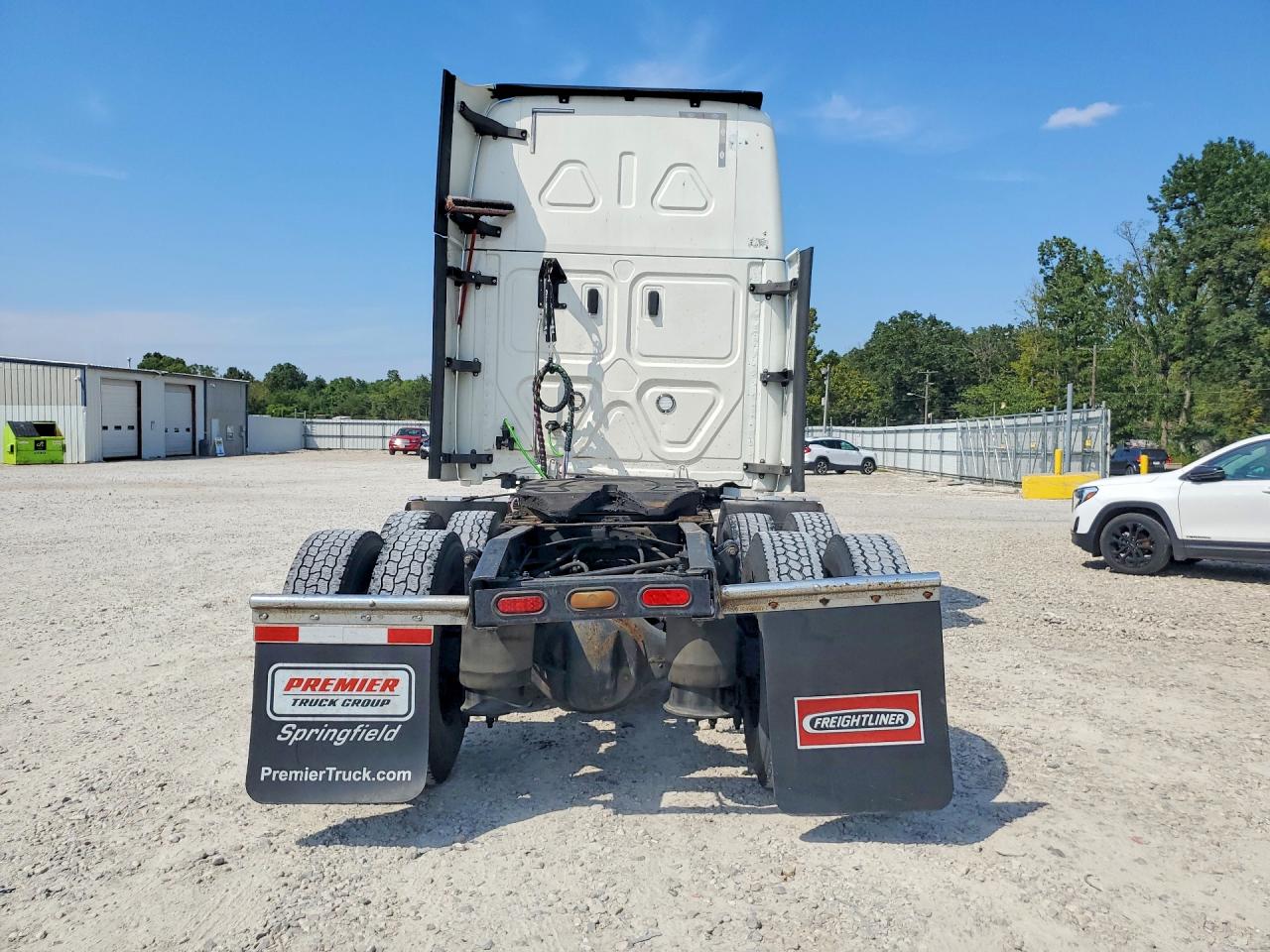 3AKJHHDRXKSLH3657 · 2019 FREIGHTLINER CASCADIA 126 · 6/14