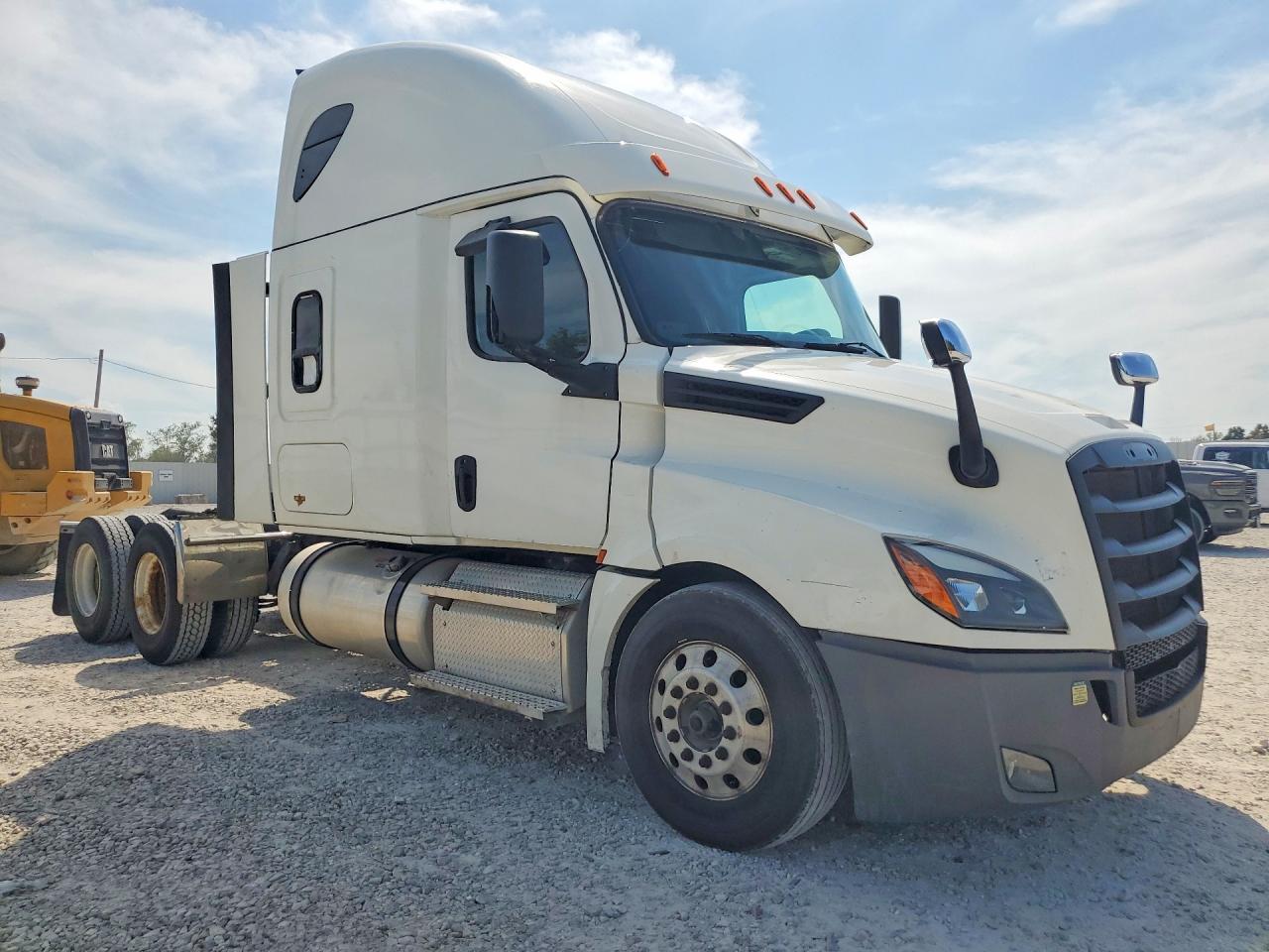 3AKJHHDRXKSLH3657 · 2019 FREIGHTLINER CASCADIA 126 · 4/14