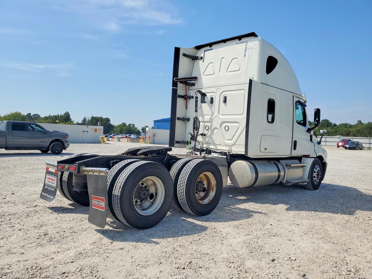 3AKJHHDRXKSLH3657 · 2019 FREIGHTLINER CASCADIA 126 · 3/14