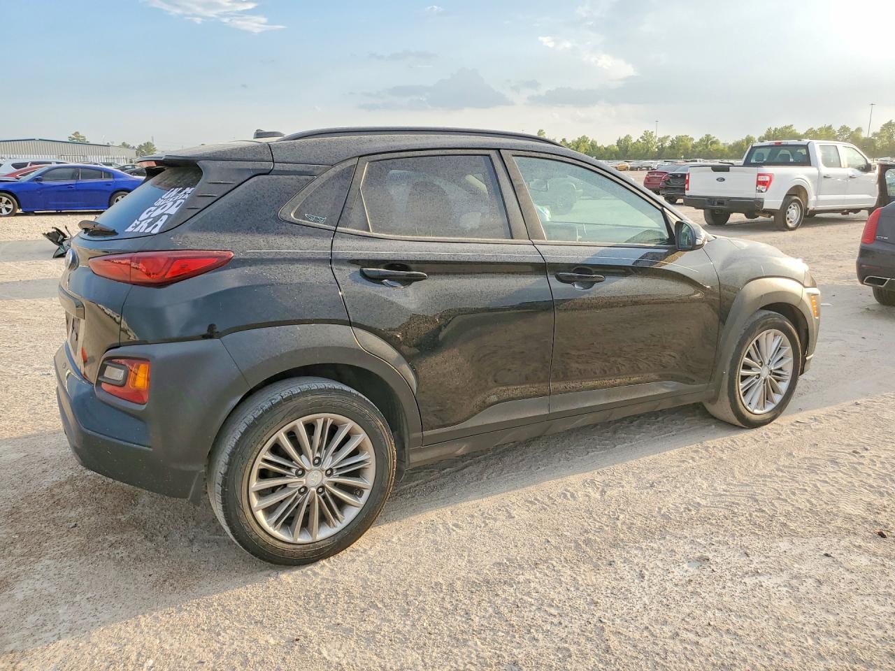 KM8K22AA0JU105102 · 2018 HYUNDAI KONA · 3/13