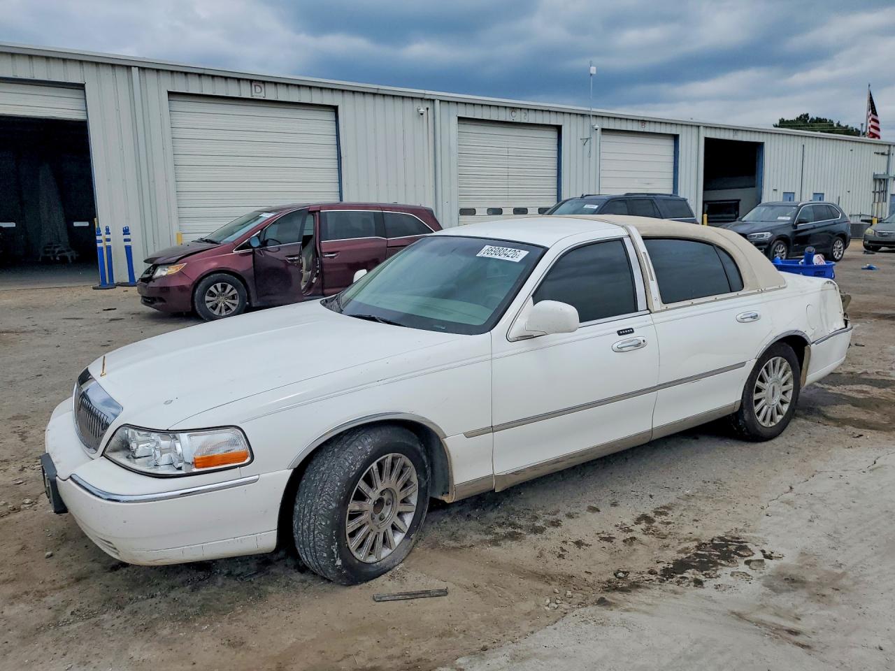 1LNHM81W84Y625905 · 2004 LINCOLN TOWN CAR