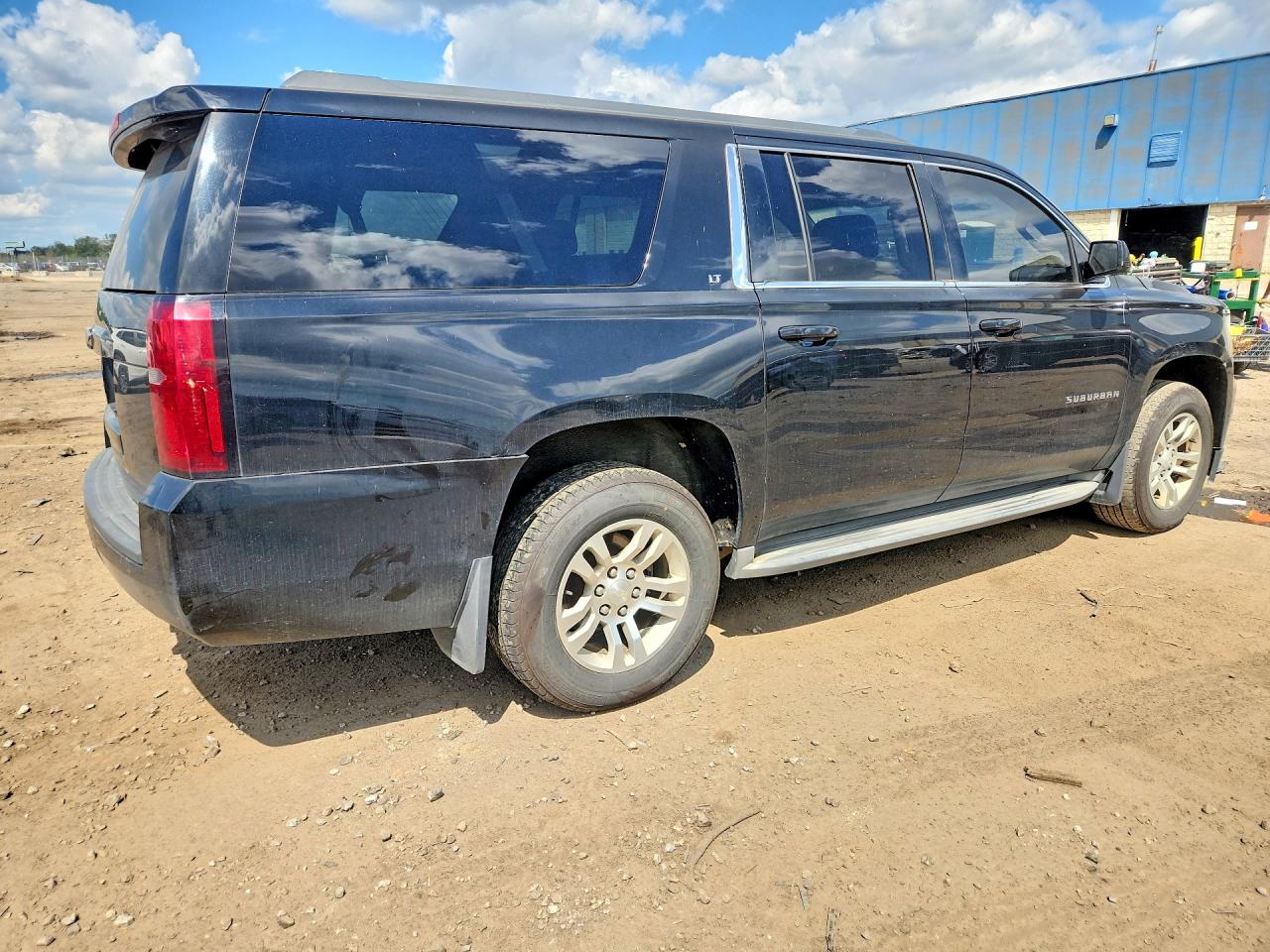 1GNSKJKC0FR549760 · 2015 CHEVROLET SUBURBAN · 3/13