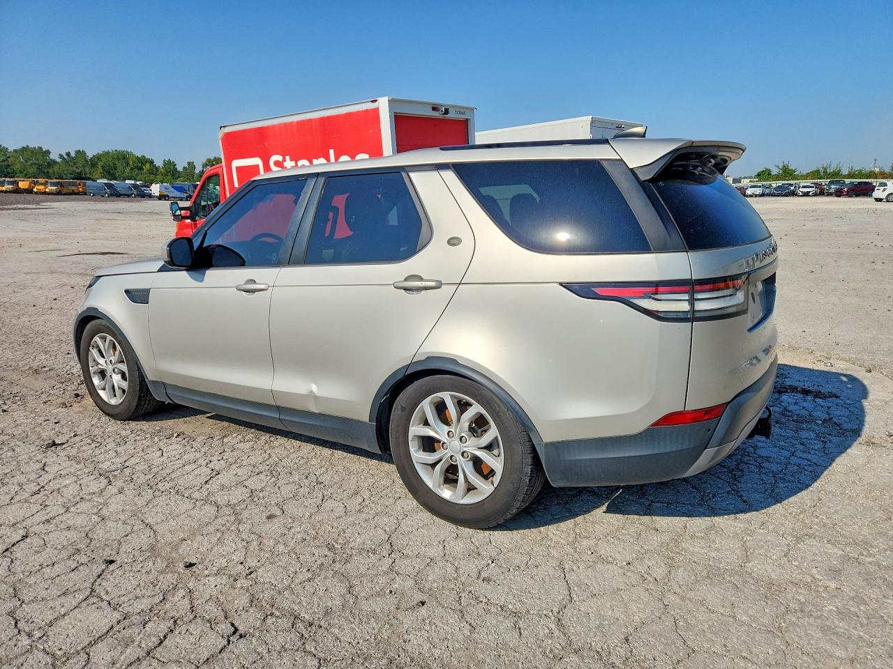 SALRGBBVXHA037322 · 2017 LAND ROVER DISCOVERY · 2/13