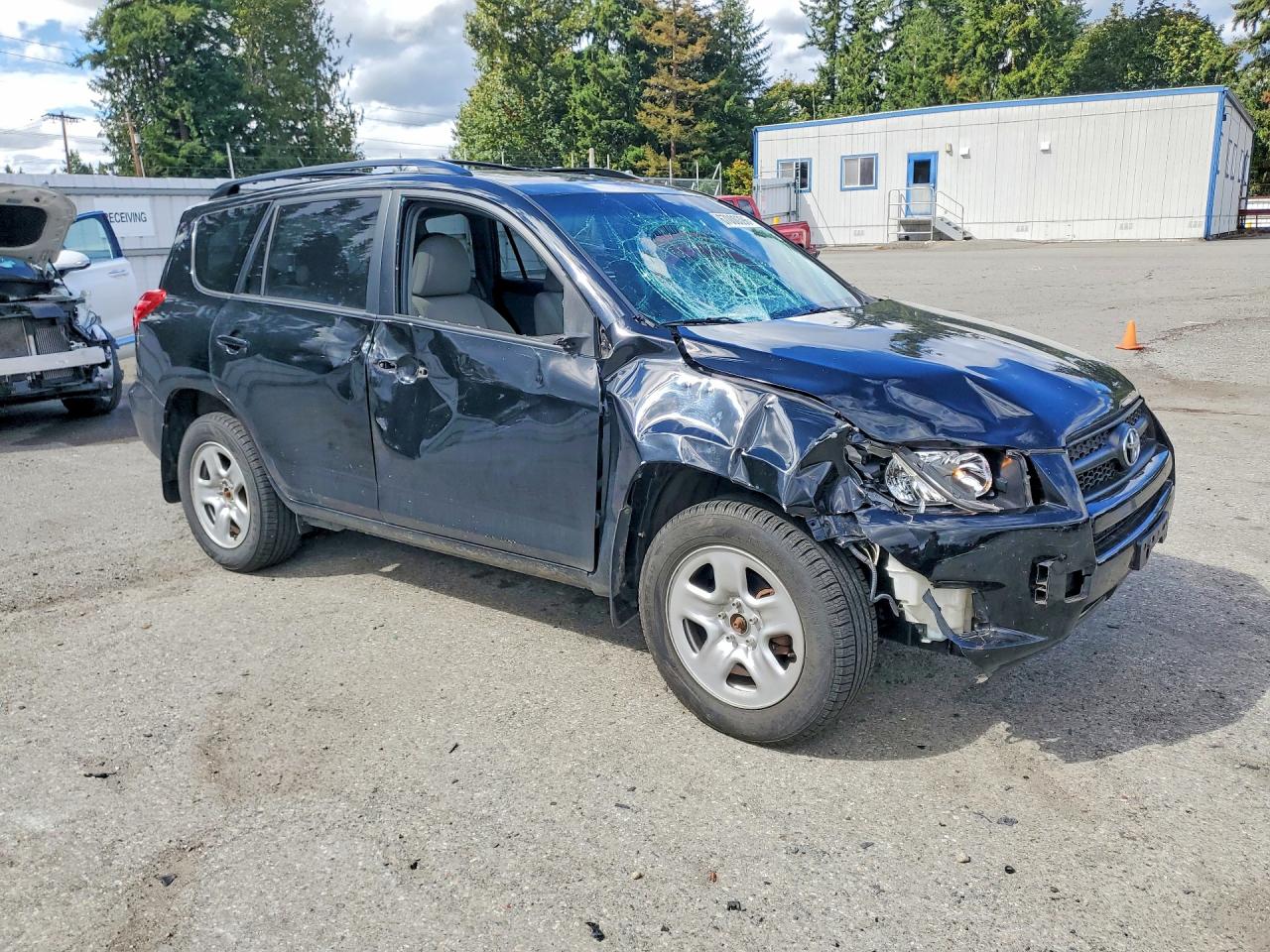 2T3BF4DV6BW174058 · 2011 TOYOTA RAV4 · 4/13