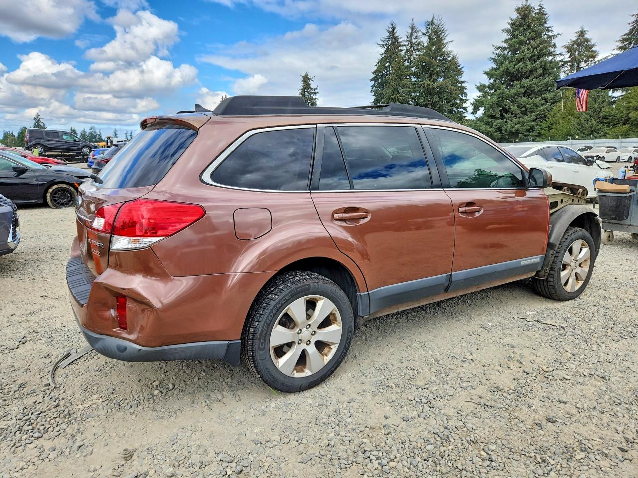 4S4BRBKC9B3389221 · 2011 SUBARU OUTBACK · 3/14