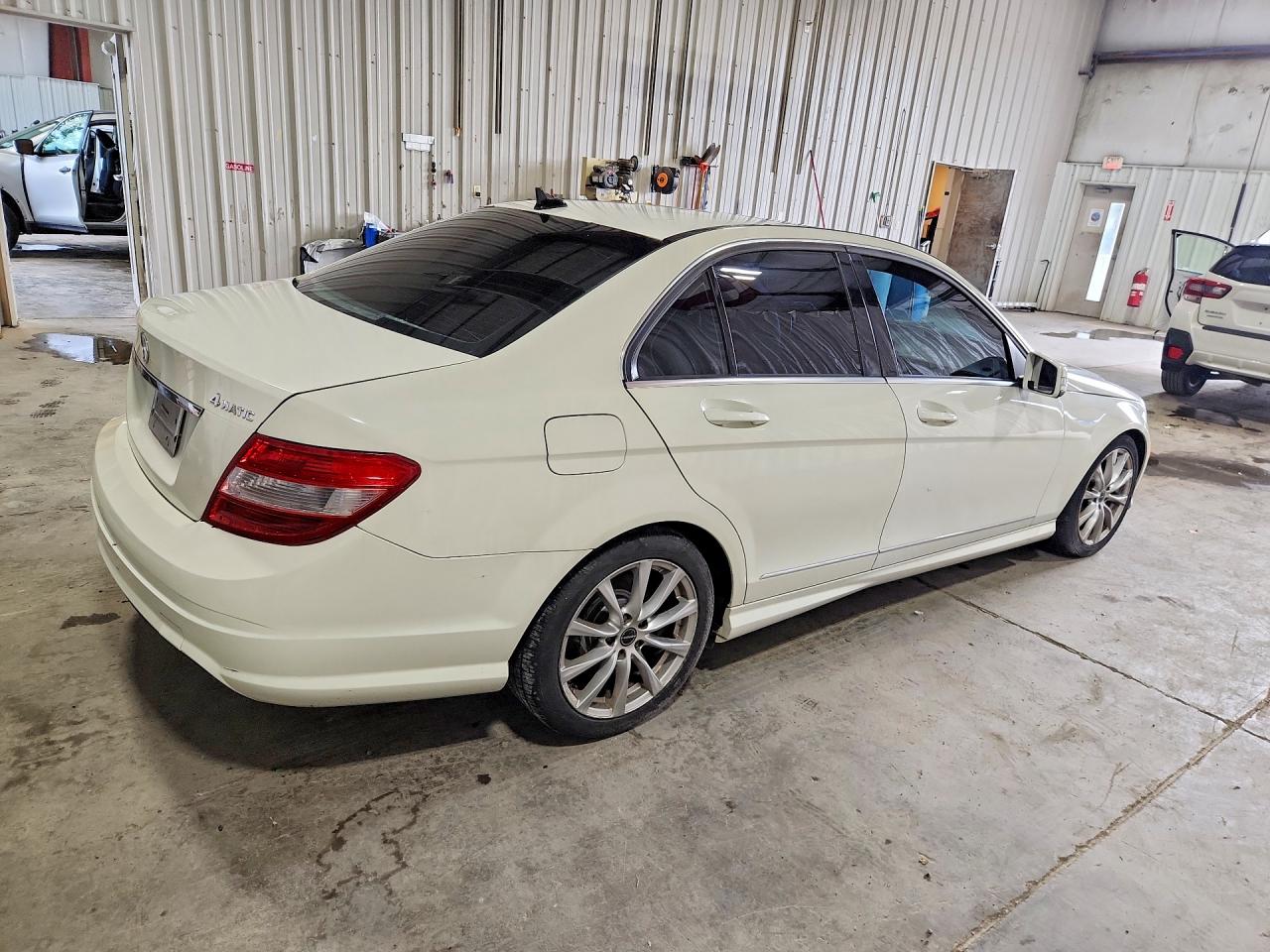 WDDGF8BB9AR116942 · 2010 MERCEDES-BENZ C · 3/12
