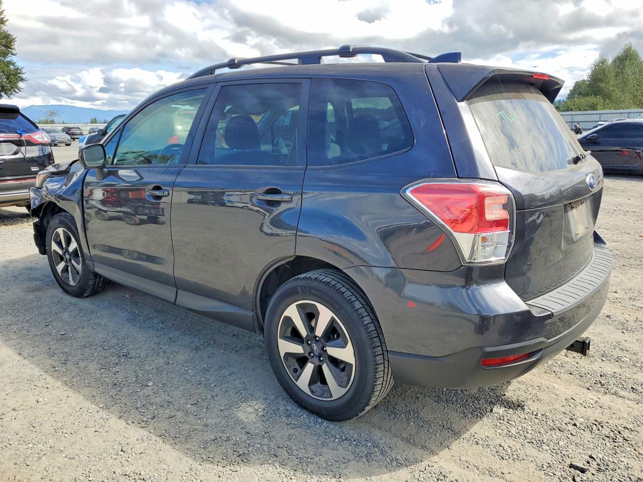 JF2SJAEC5HH509238 · 2017 SUBARU FORESTER · 2/13