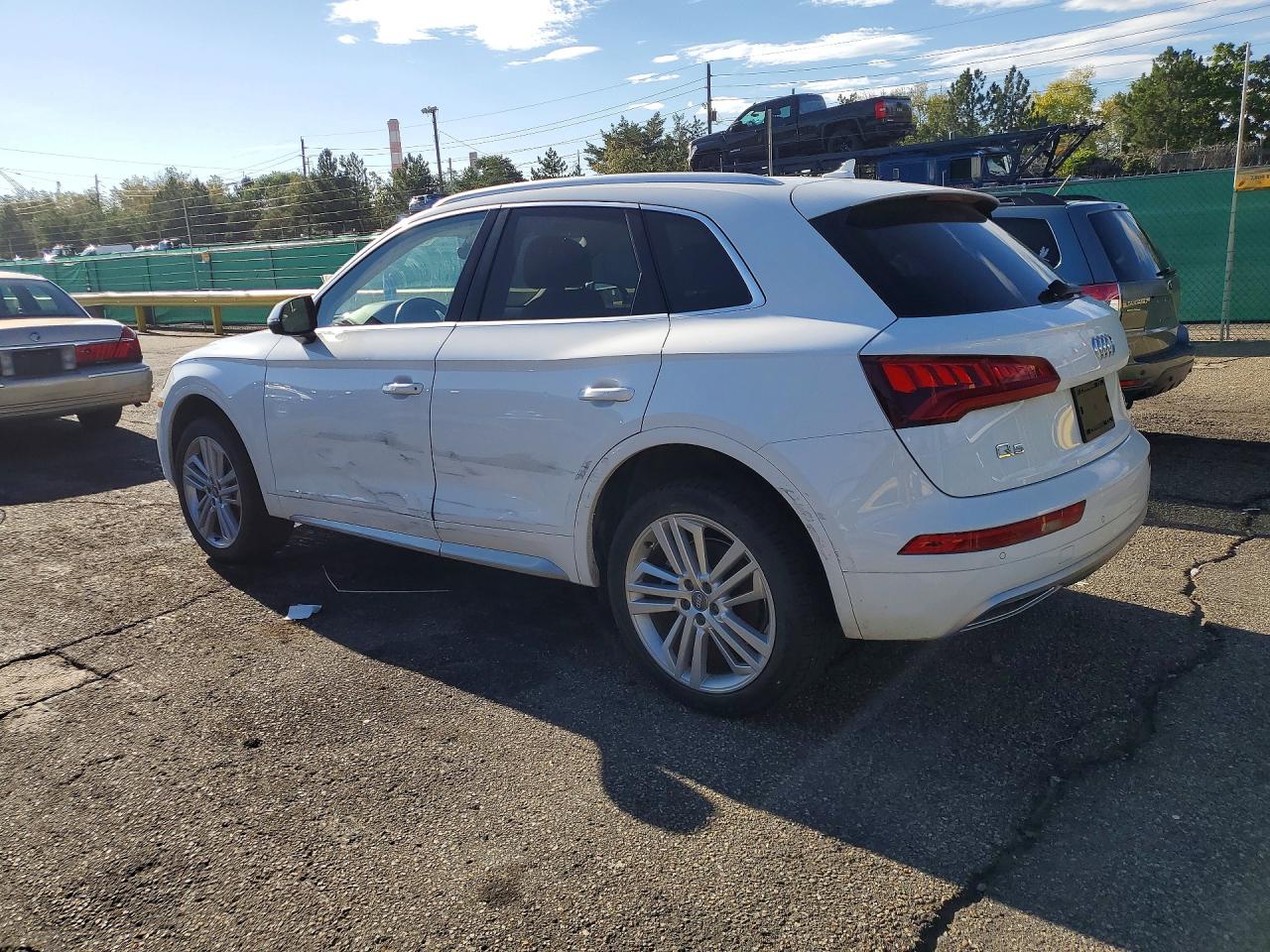 WA1BNAFY2J2010798 · 2018 AUDI Q5 · 2/12