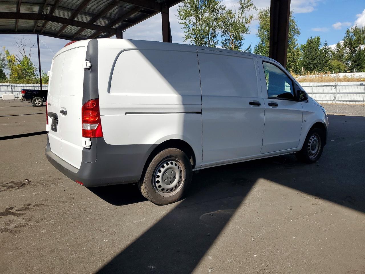 WD3PG2EA8H3303460 · 2017 MERCEDES-BENZ METRIS · 3/13