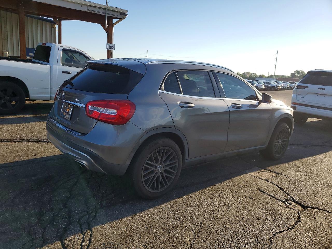 WDCTG4GB4FJ143618 · 2015 MERCEDES-BENZ GLA · 3/12