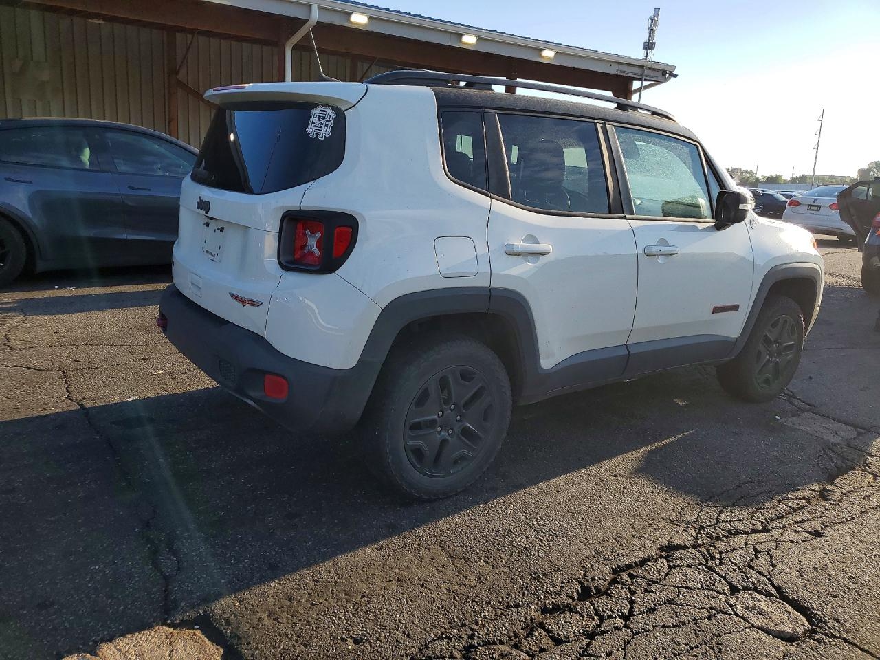 ZACCJBCB3JPH37501 · 2018 JEEP RENEGADE · 3/12
