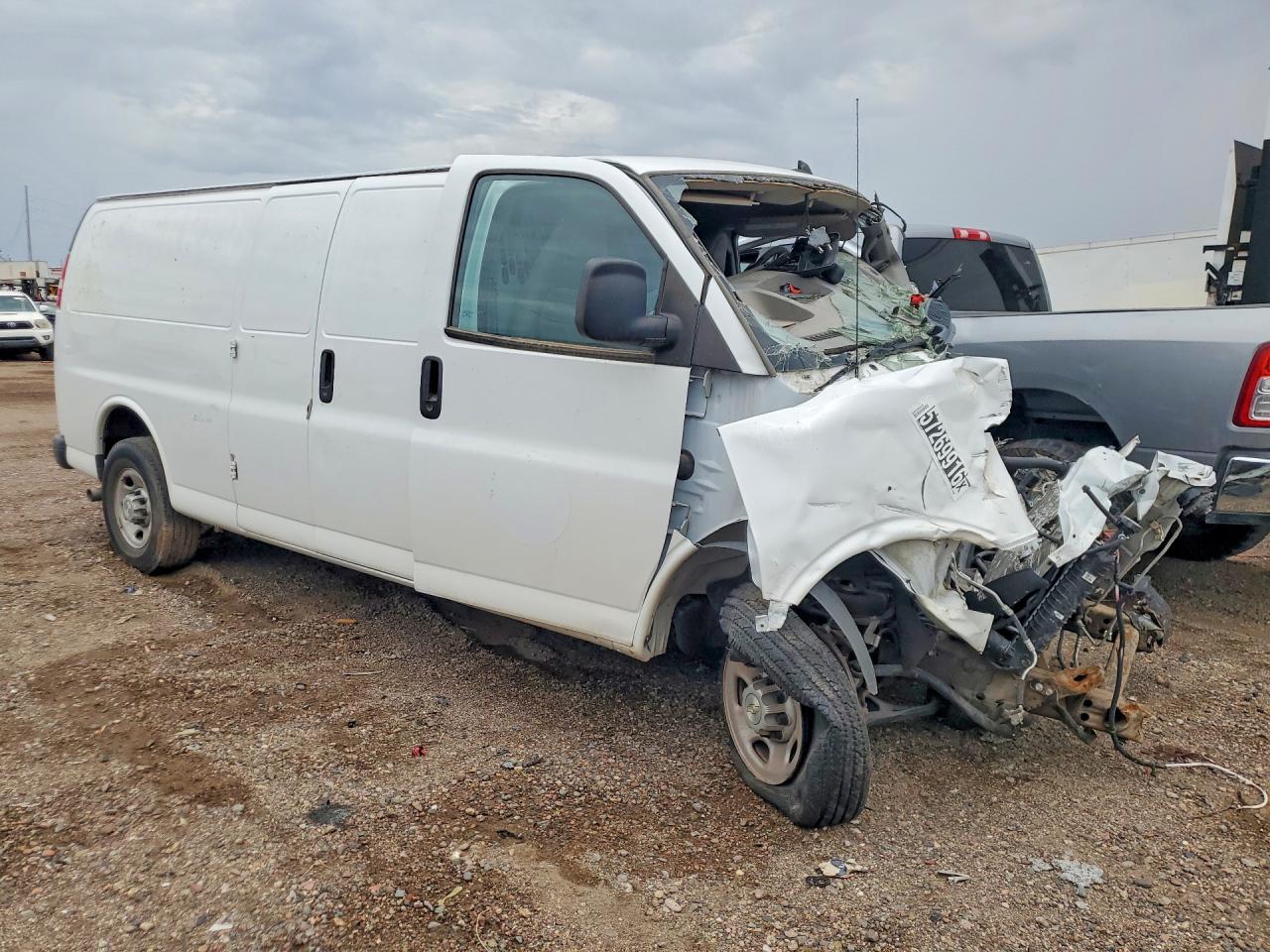 1GCWGBFP5P1121908 · 2023 CHEVROLET EXPRESS G2500 · 4/13