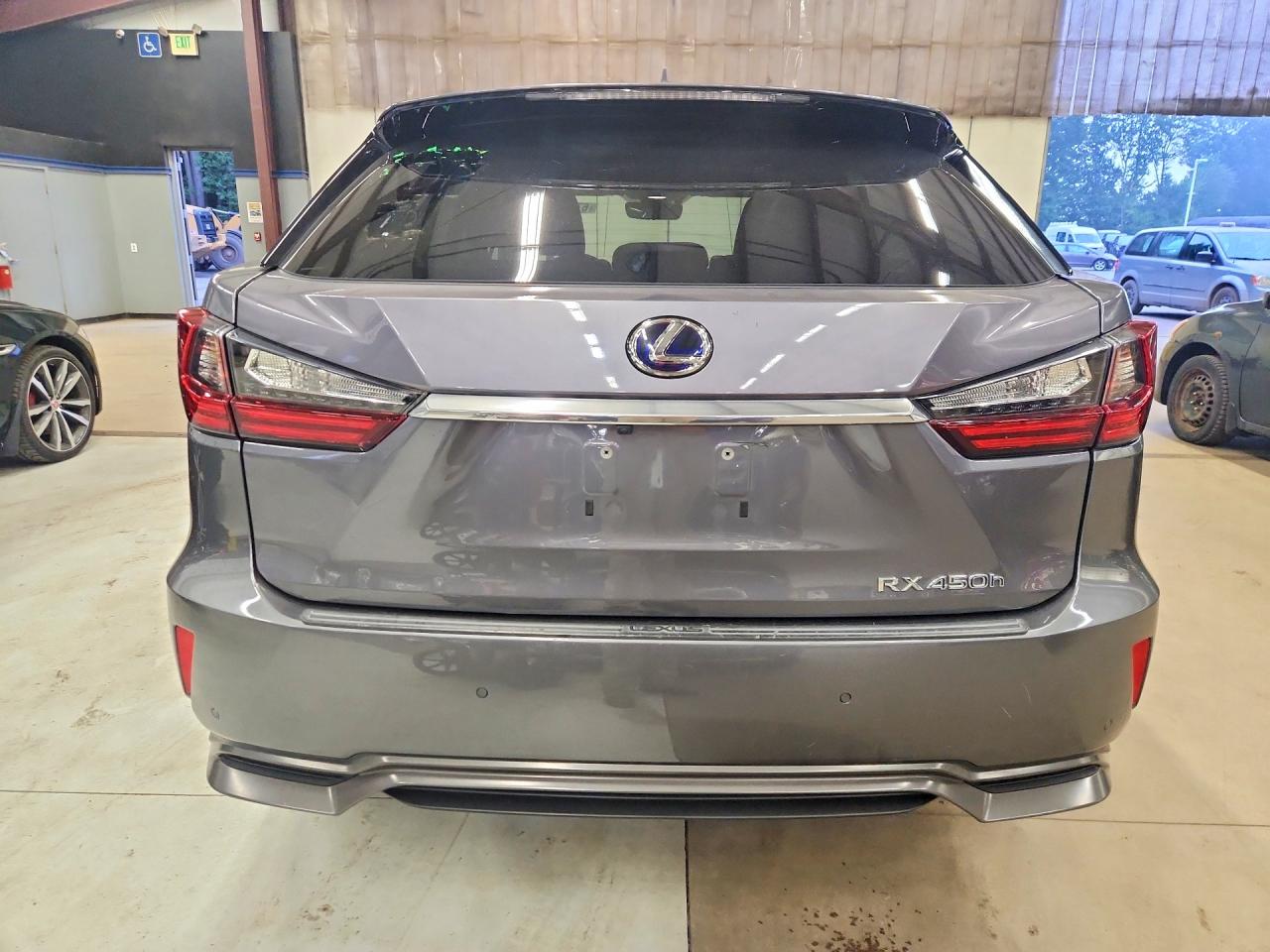 2T2BGMCA9JC024896 · 2018 LEXUS RX 450H · 6/13