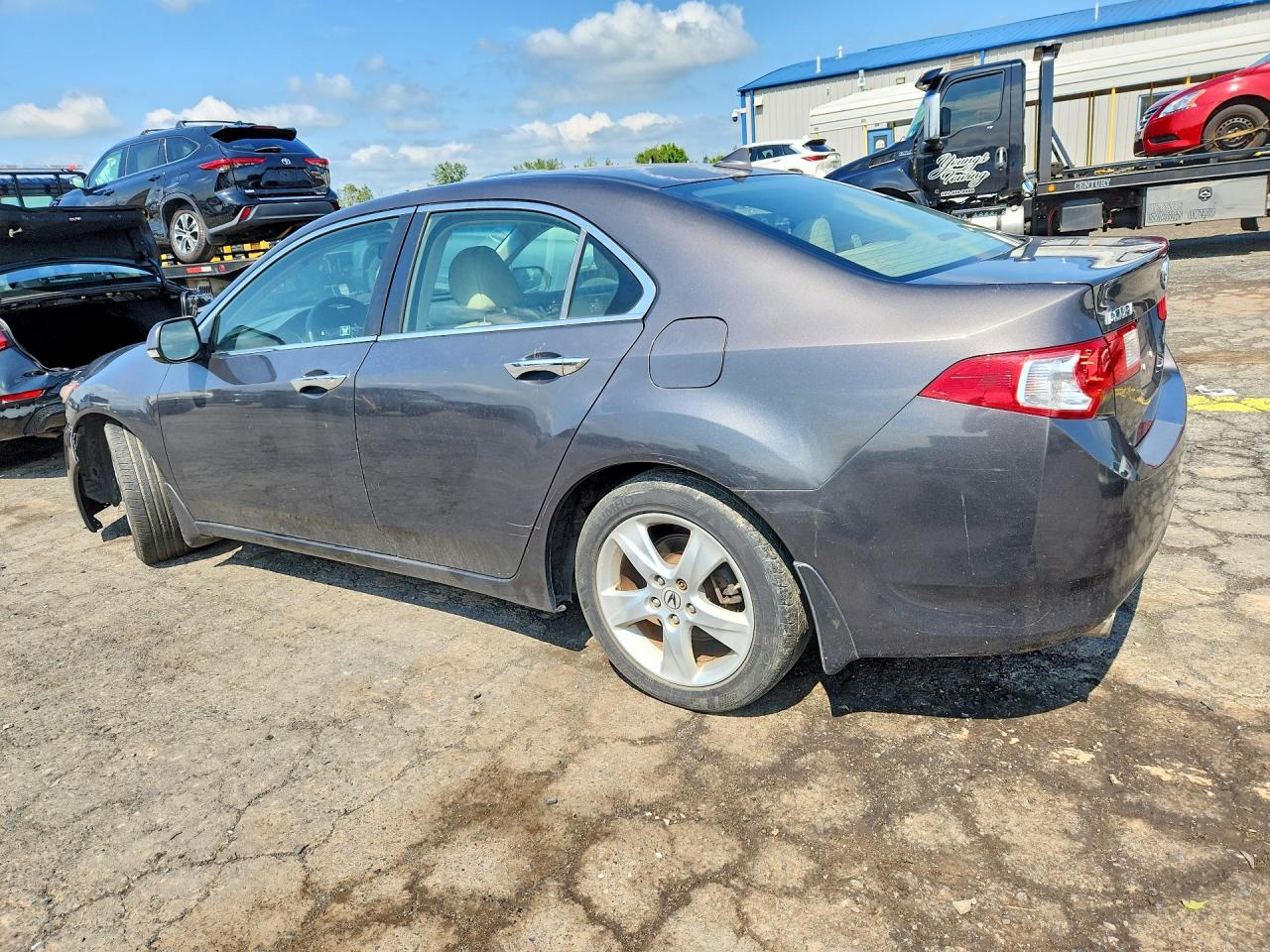 JH4CU2F69AC031075 · 2010 ACURA TSX · 2/12
