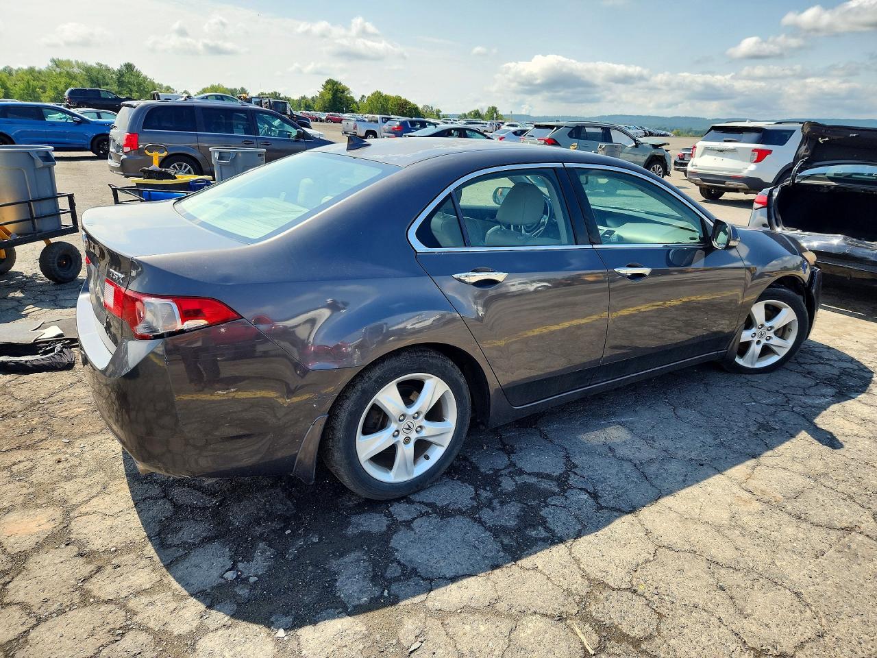 JH4CU2F69AC031075 · 2010 ACURA TSX · 3/12