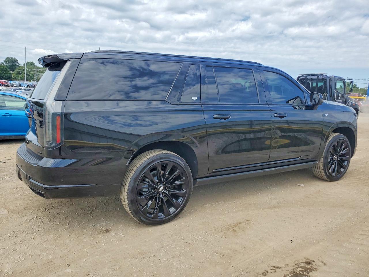 1GYS9RKL0TR137105 · 2026 CADILLAC ESCALADE · 3/13