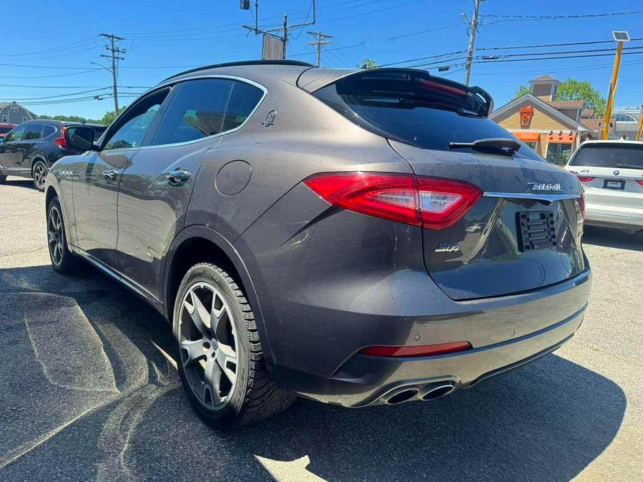 ZN661YUS3JX269795 · 2018 MASERATI LEVANTE · 3/10