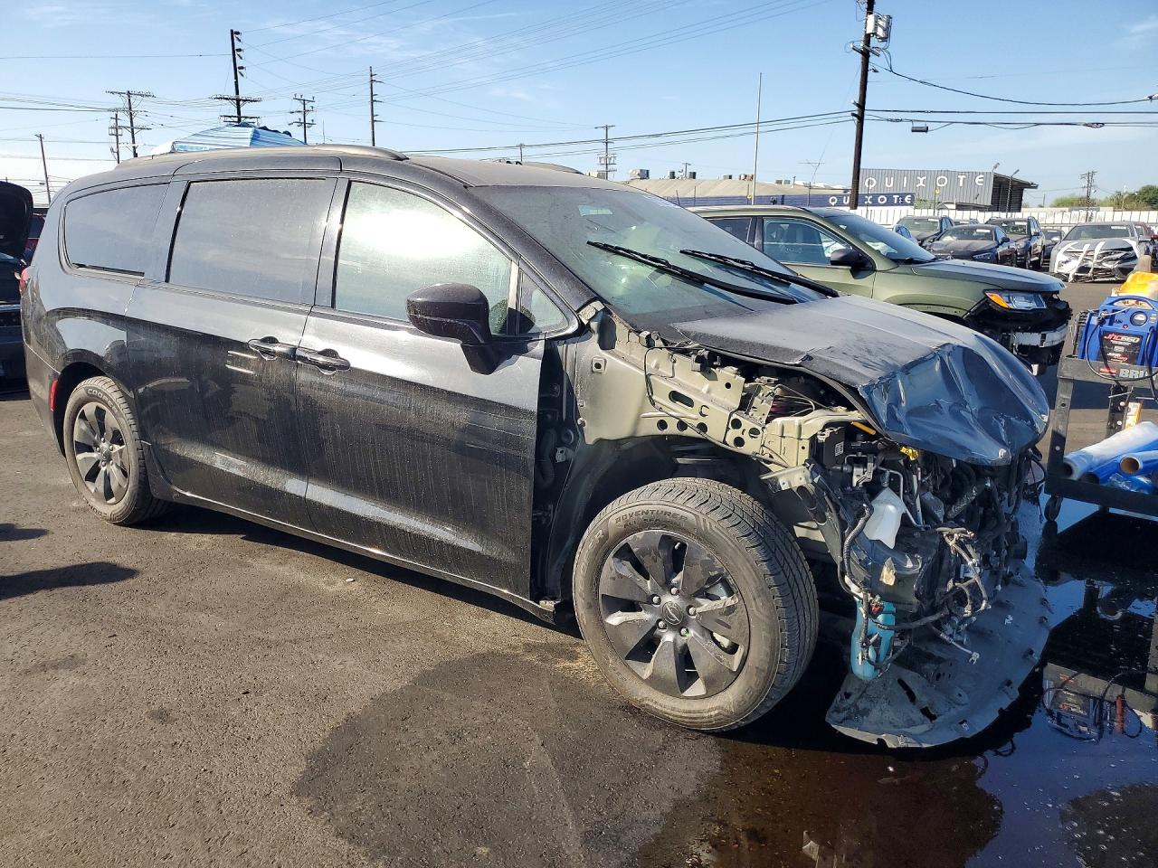 2C4RC1H77KR532893 · 2019 CHRYSLER PACIFICA · 4/14
