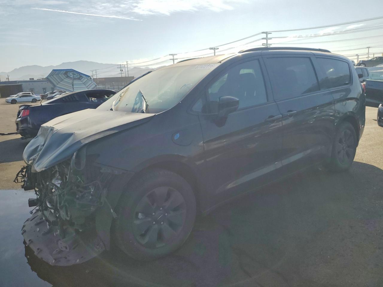 2C4RC1H77KR532893 · 2019 CHRYSLER PACIFICA