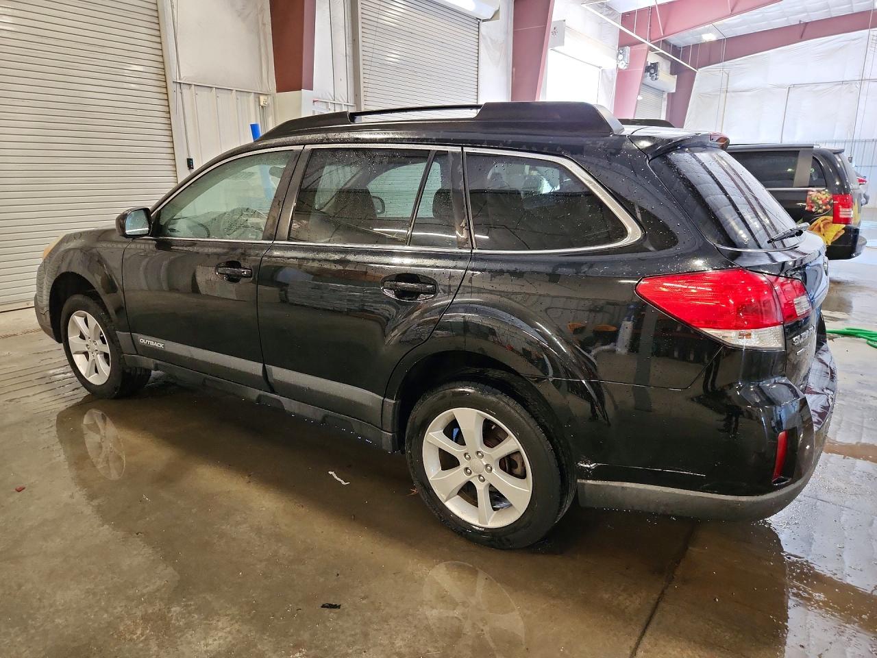 4S4BRBCC6D3215141 · 2013 SUBARU OUTBACK · 2/13