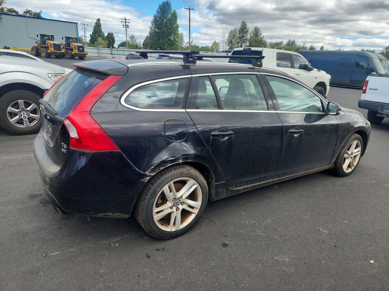 YV1612SB9F1202009 · 2015 VOLVO V60 · 3/12