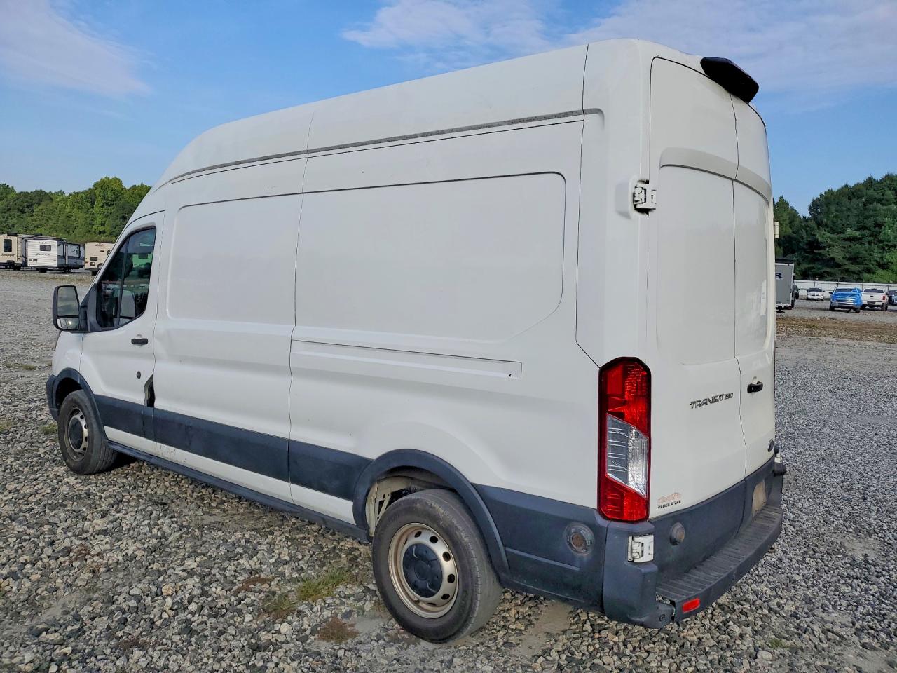 1FTBR1X89LKA33572 · 2020 FORD TRANSIT · 2/13
